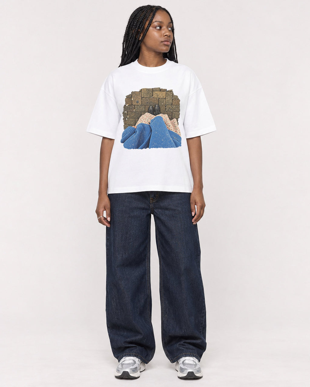 Mockup Boxy Heavyweight Tee White female full-body 04
