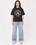 Mockup Boxy Heavyweight Tee Black female full-body 03