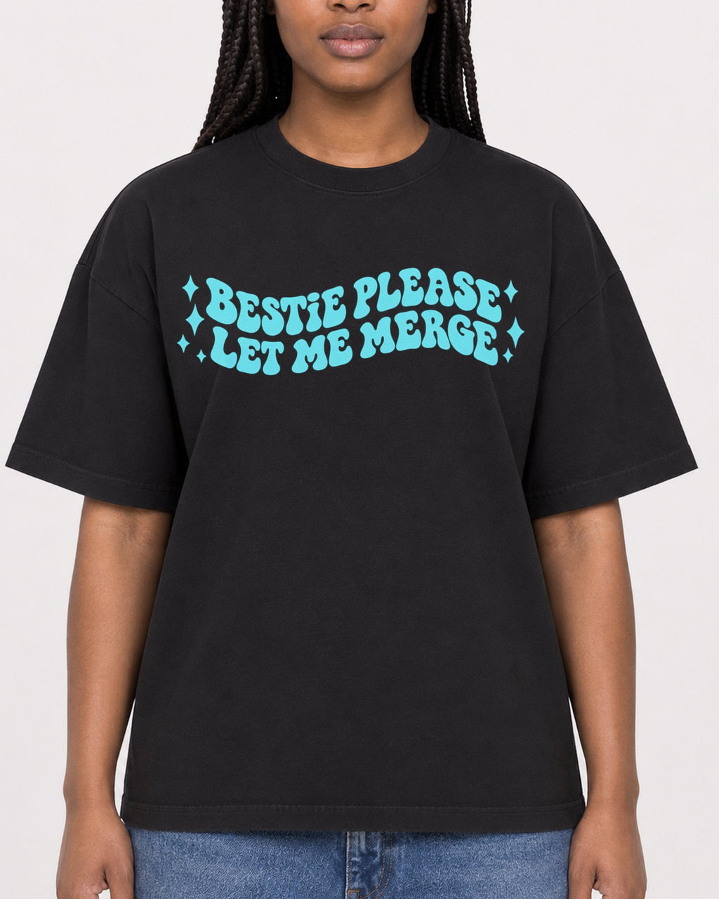 Mockup Boxy Heavyweight Tee Black female close-up 04