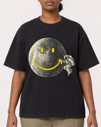 Mockup Boxy Heavyweight Tee Black female close-up 34