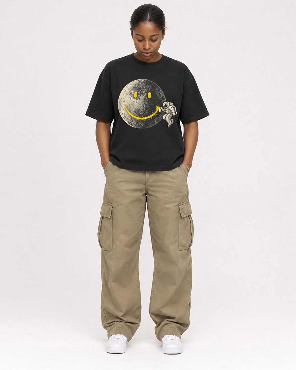 Mockup Boxy Heavyweight Tee Black female full-body 34