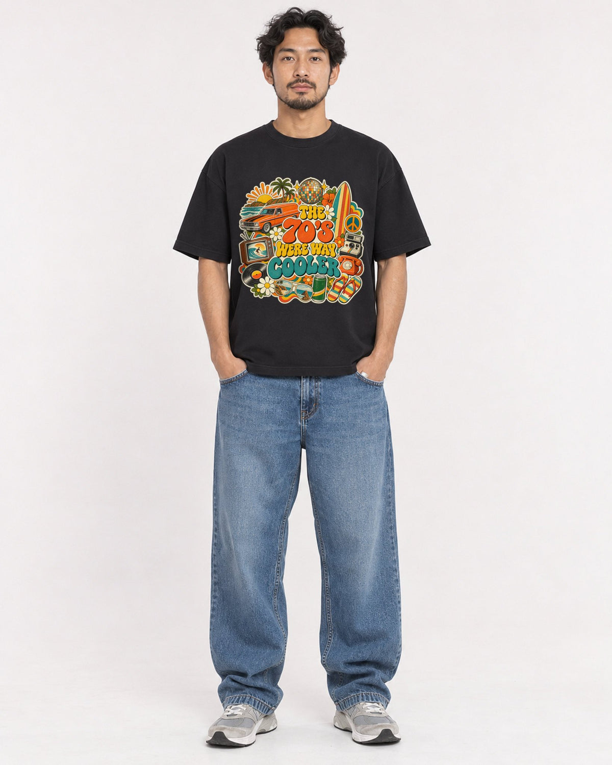 Mockup Boxy Heavyweight Tee Black male full-body 02