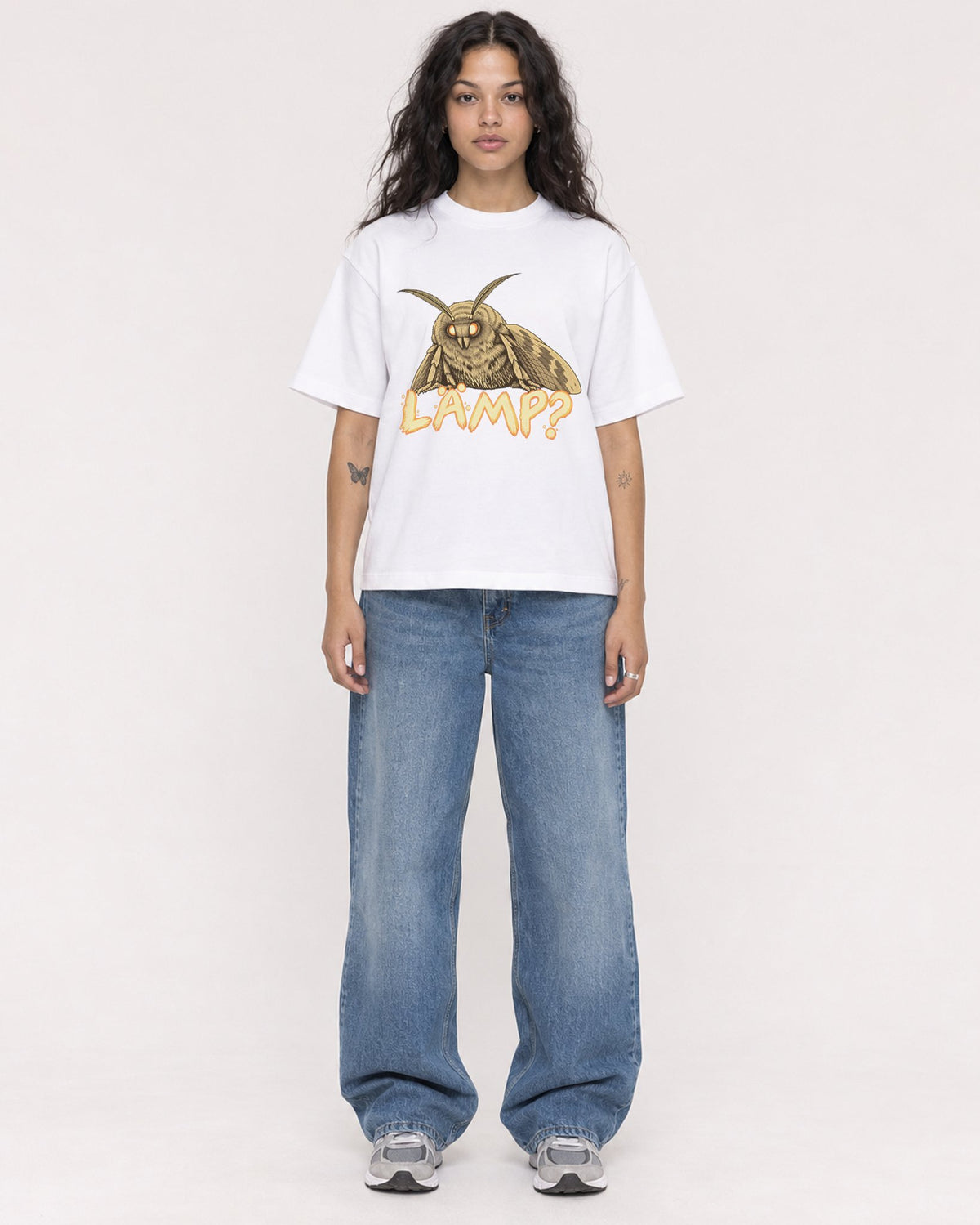 Mockup Boxy Heavyweight Tee White female full-body 30