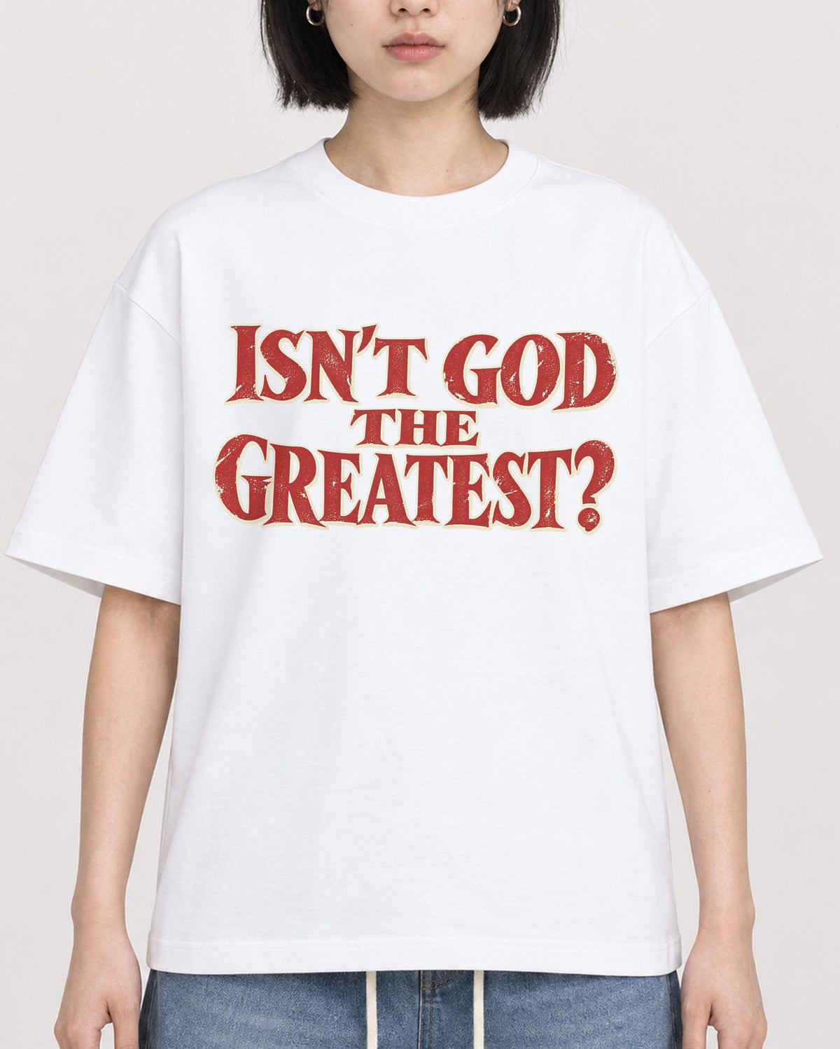 Mockup Boxy Heavyweight Tee White female close-up 11