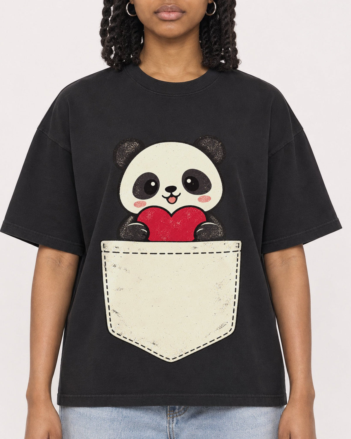 Mockup Boxy Heavyweight Tee Black female close-up 15
