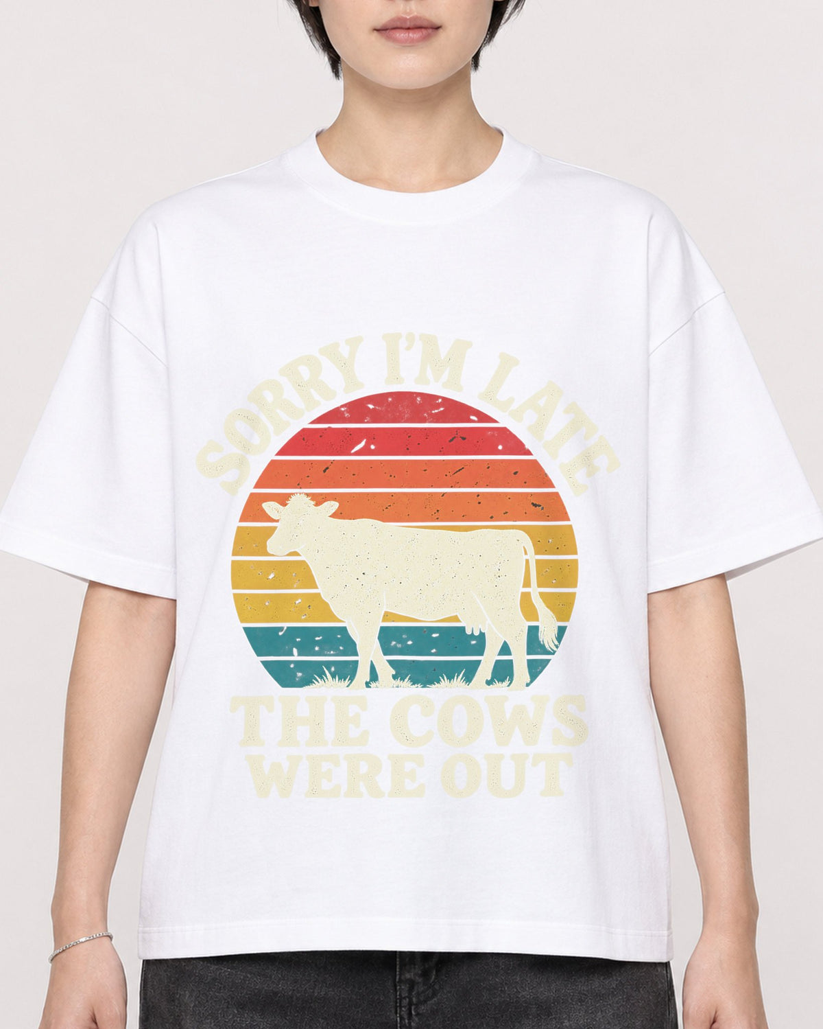 Mockup Boxy Heavyweight Tee White female close-up 23