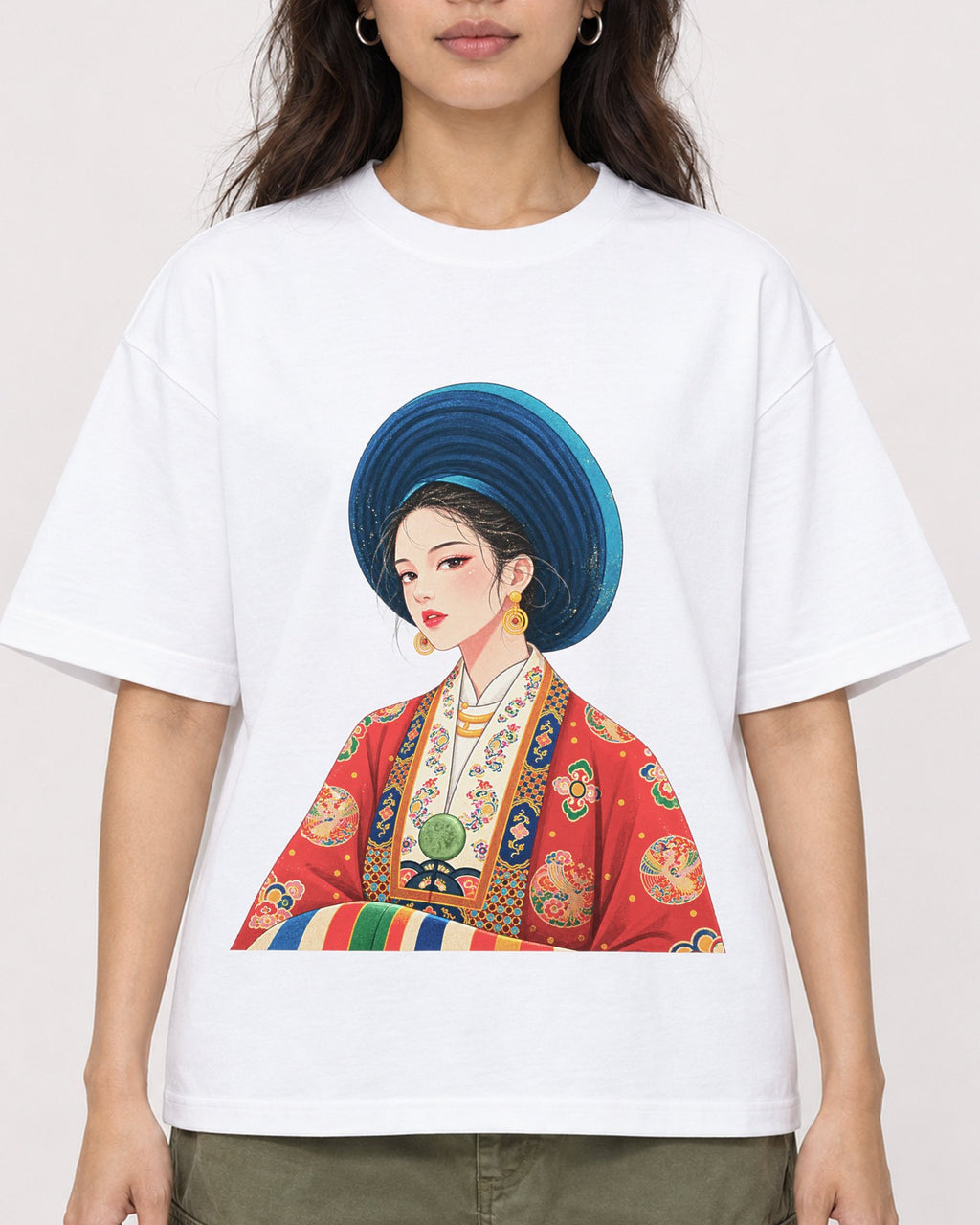Mockup Boxy Heavyweight Tee White female close-up 02