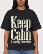 Mockup Boxy Heavyweight Tee Black female close-up 04