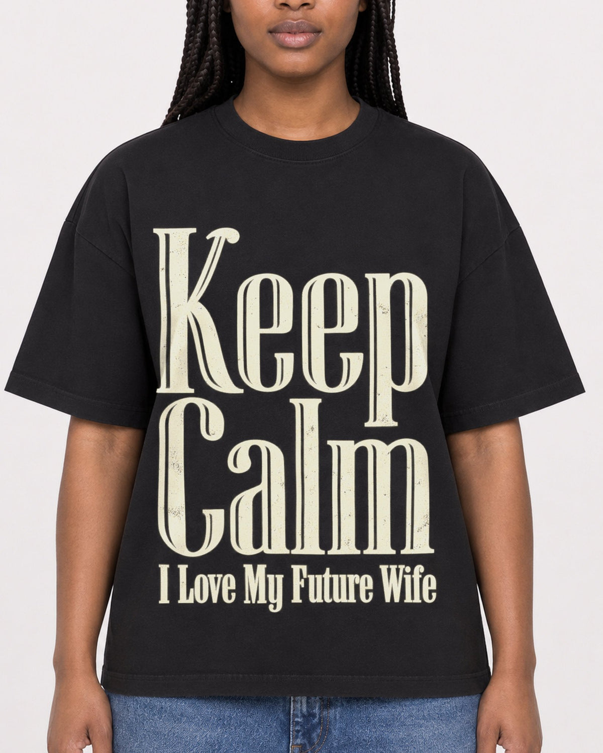 Mockup Boxy Heavyweight Tee Black female close-up 04