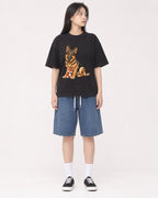 Mockup Boxy Heavyweight Tee Black female full-body 01