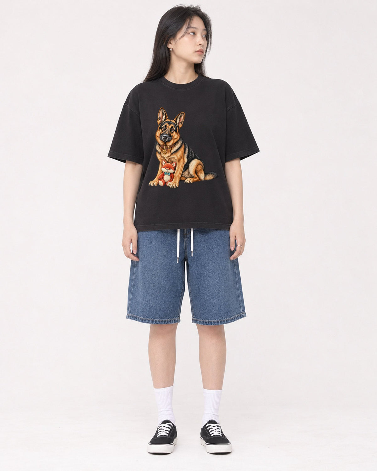 Mockup Boxy Heavyweight Tee Black female full-body 01