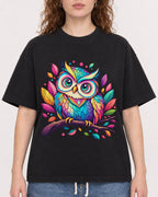 Mockup Boxy Heavyweight Tee Black female close-up 09