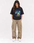 Mockup Boxy Heavyweight Tee Black female full-body 02