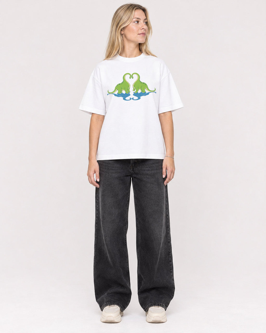 Mockup Boxy Heavyweight Tee White female full-body 08