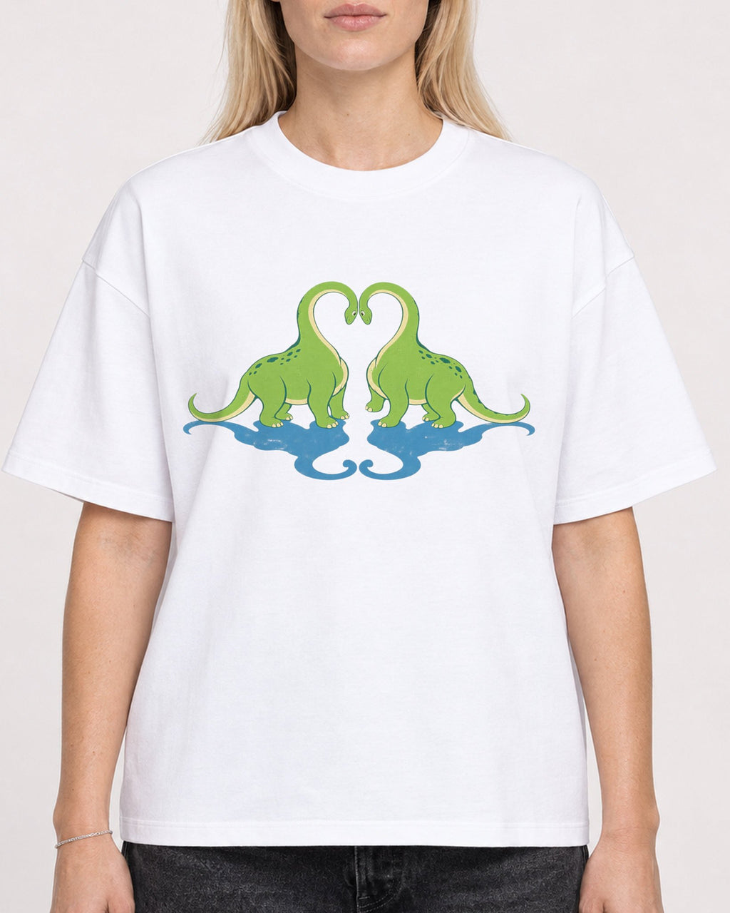 Mockup Boxy Heavyweight Tee White female close-up 08