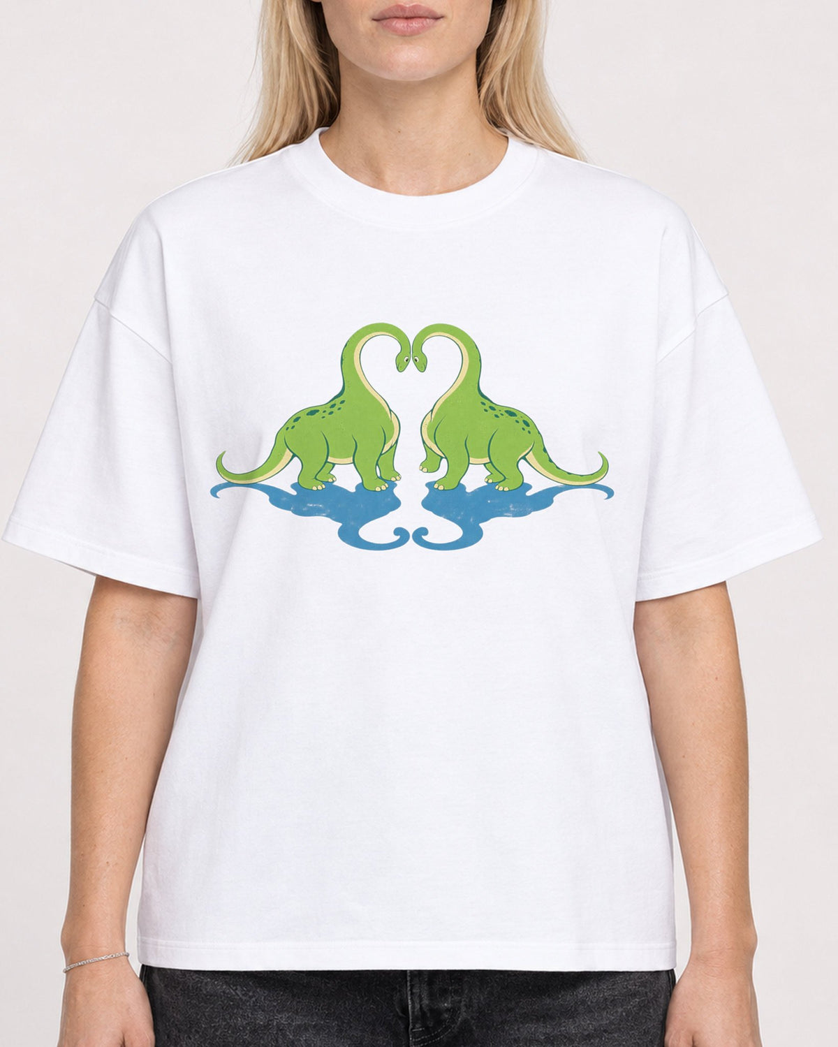 Mockup Boxy Heavyweight Tee White female close-up 08