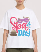 Mockup Boxy Heavyweight Tee White female close-up 12