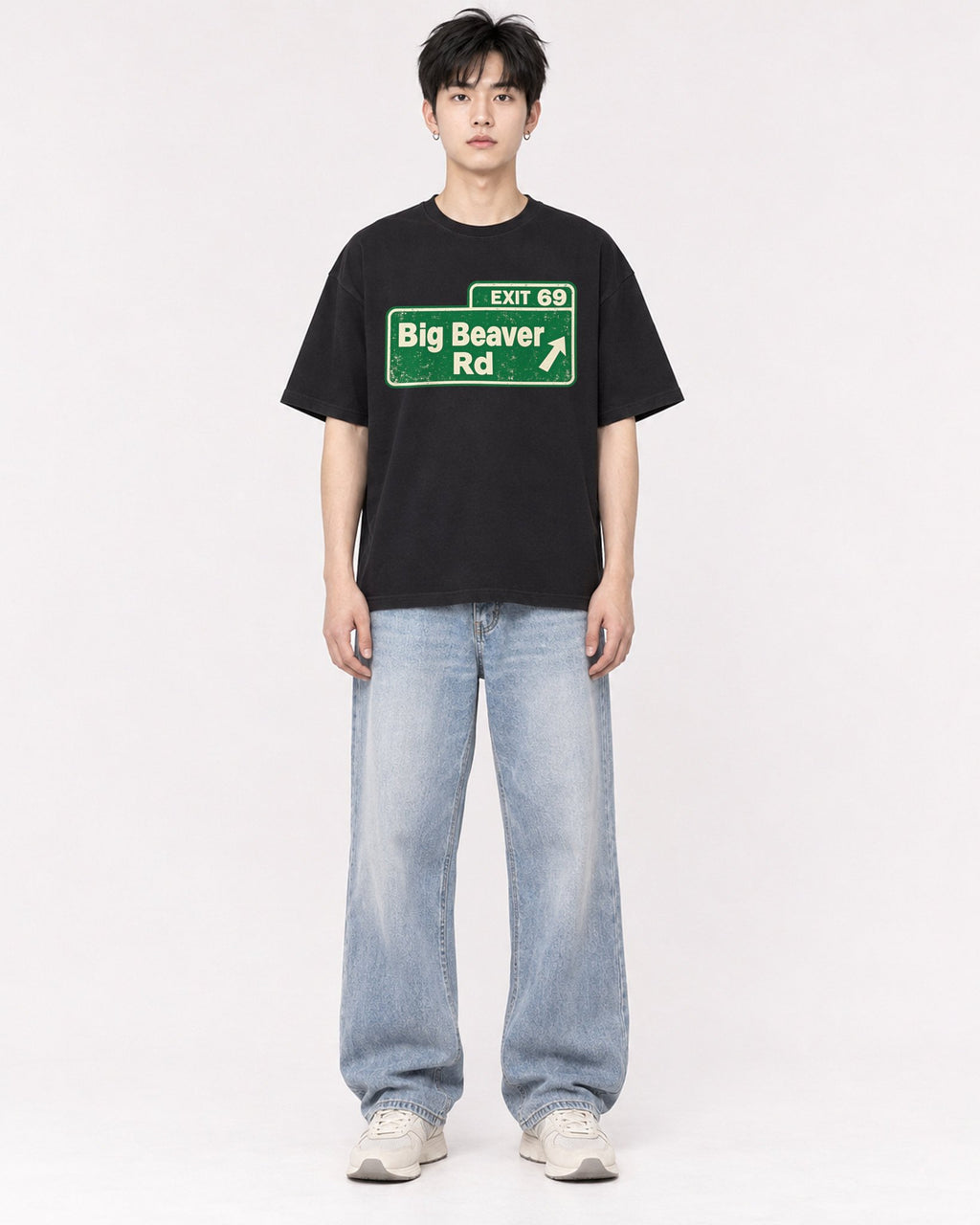 Mockup Boxy Heavyweight Tee Black male full-body 01