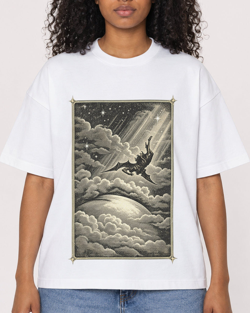 Mockup Boxy Heavyweight Tee White female close-up 05