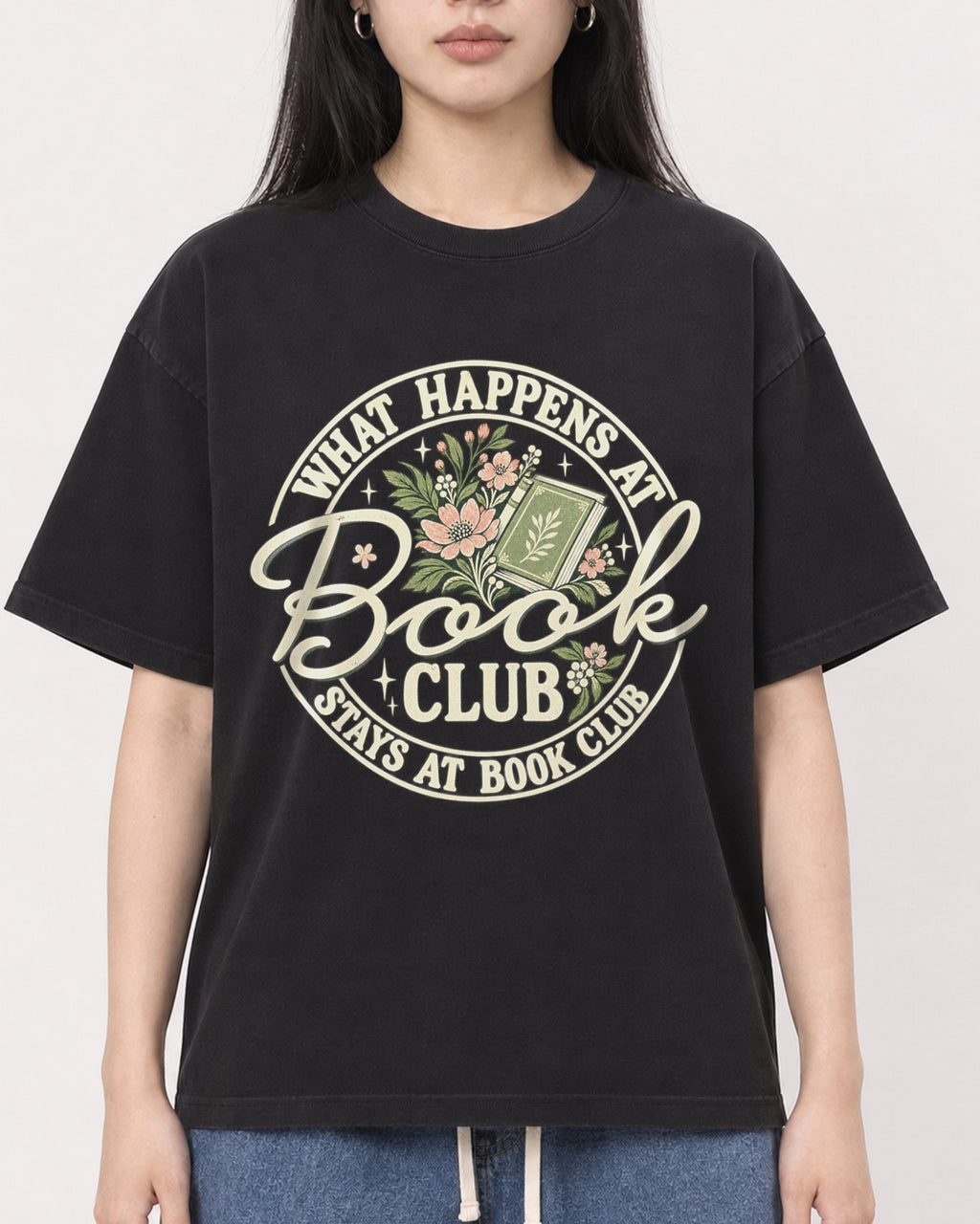 Mockup Boxy Heavyweight Tee Black female close-up 01