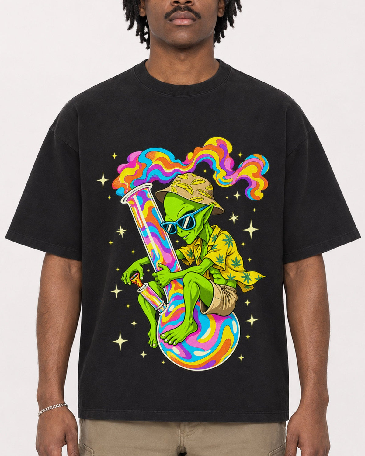 Mockup Boxy Heavyweight Tee Black male close-up 04