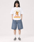 Mockup Boxy Heavyweight Tee White female full-body 01