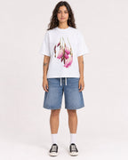 Mockup Boxy Heavyweight Tee White female full-body 06