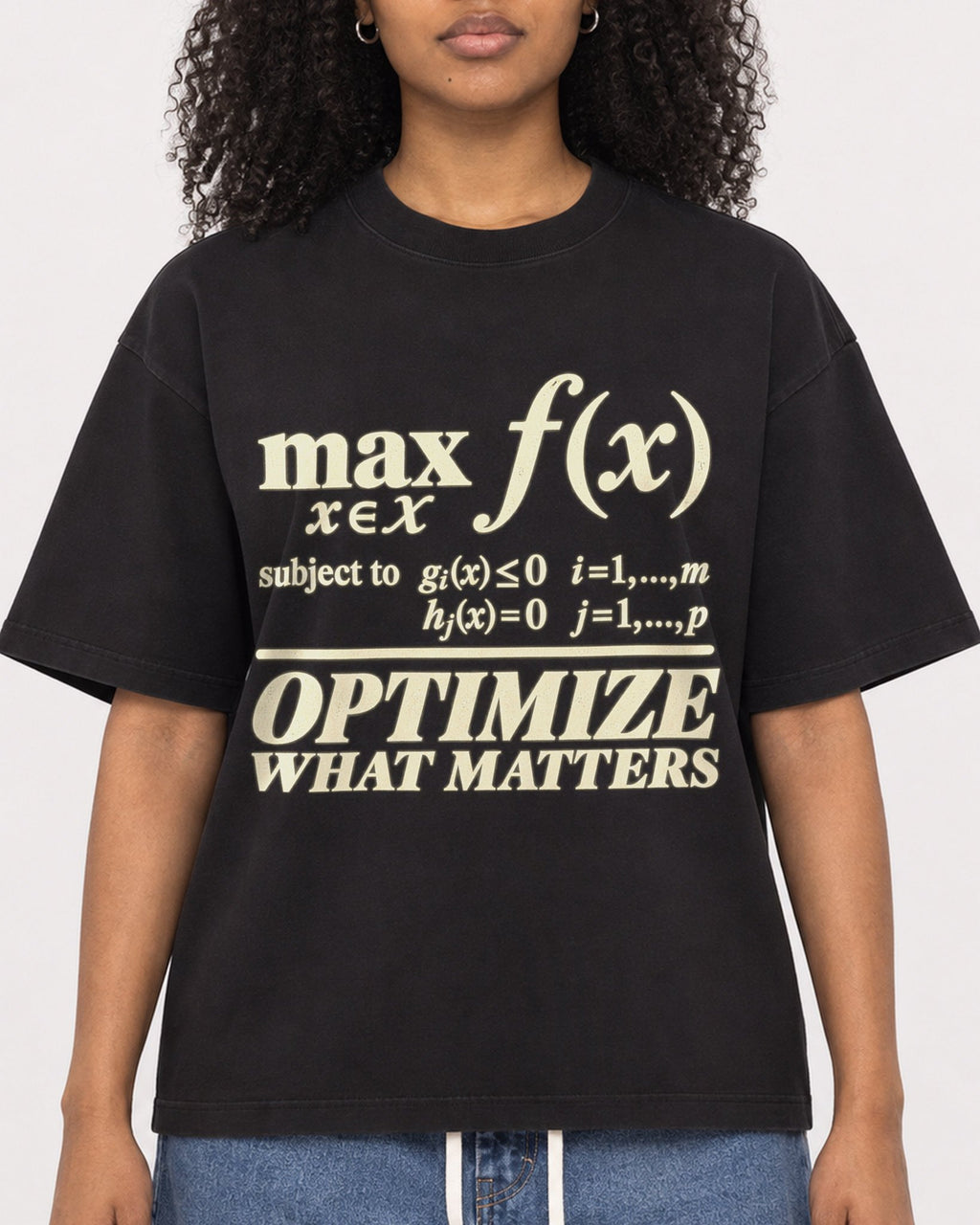Mockup Boxy Heavyweight Tee Black female close-up 05