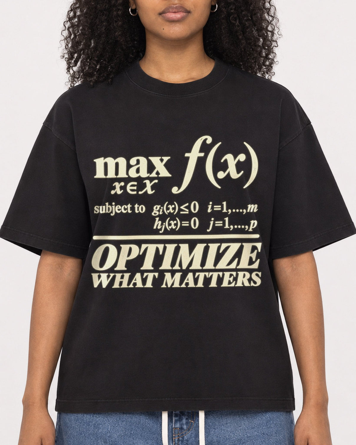 Mockup Boxy Heavyweight Tee Black female close-up 05