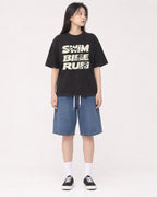 Mockup Boxy Heavyweight Tee Black female full-body 01