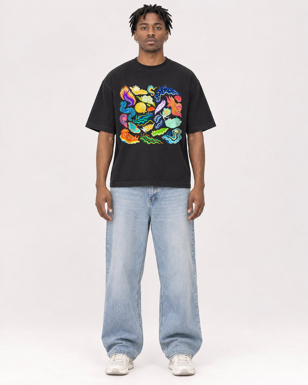 Mockup Boxy Heavyweight Tee Black male full-body 05