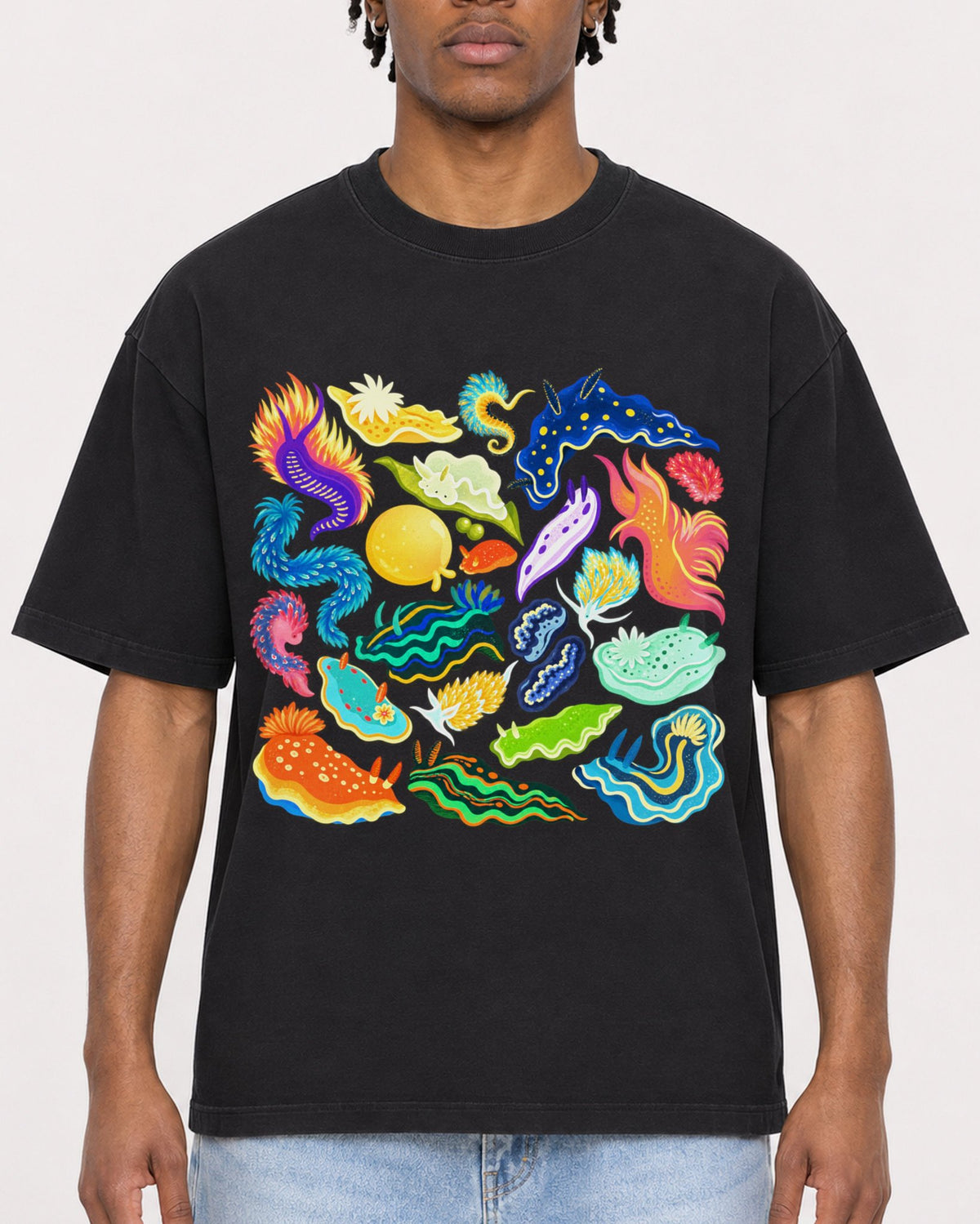 Mockup Boxy Heavyweight Tee Black male close-up 05