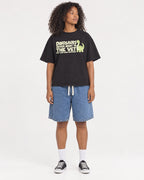Mockup Boxy Heavyweight Tee Black female full-body 05