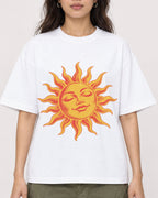 Mockup Boxy Heavyweight Tee White female close-up 02