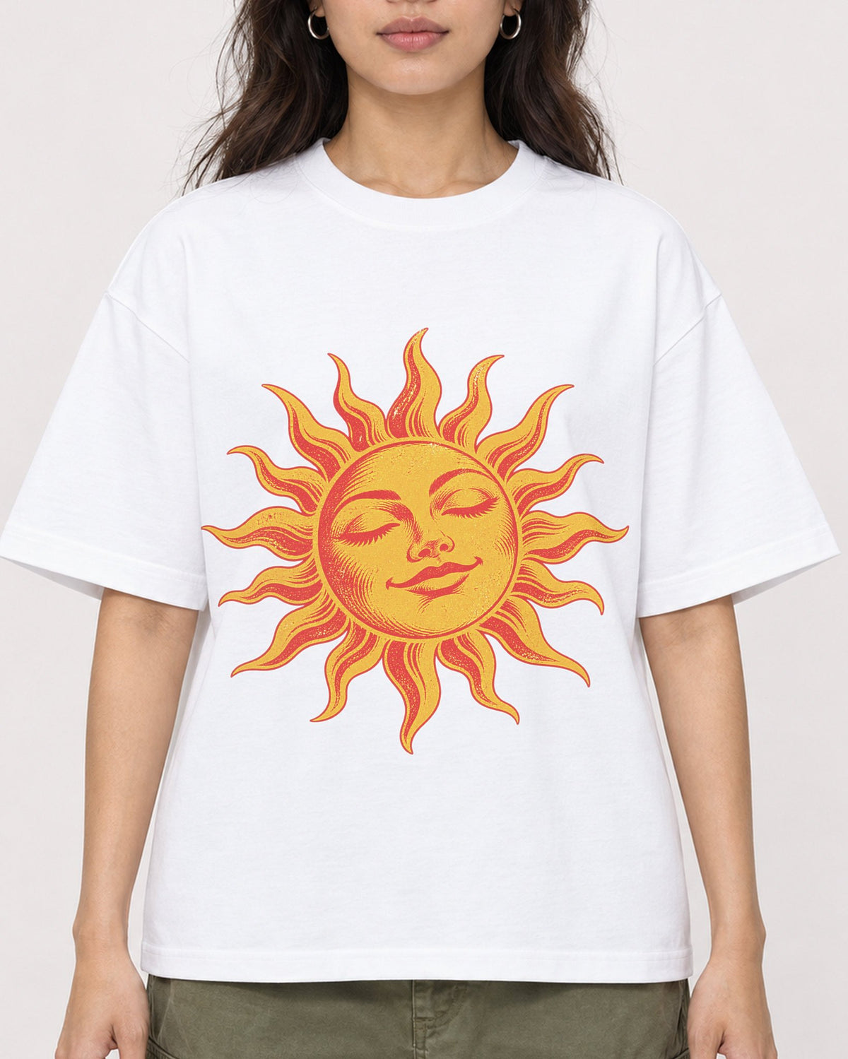 Mockup Boxy Heavyweight Tee White female close-up 02