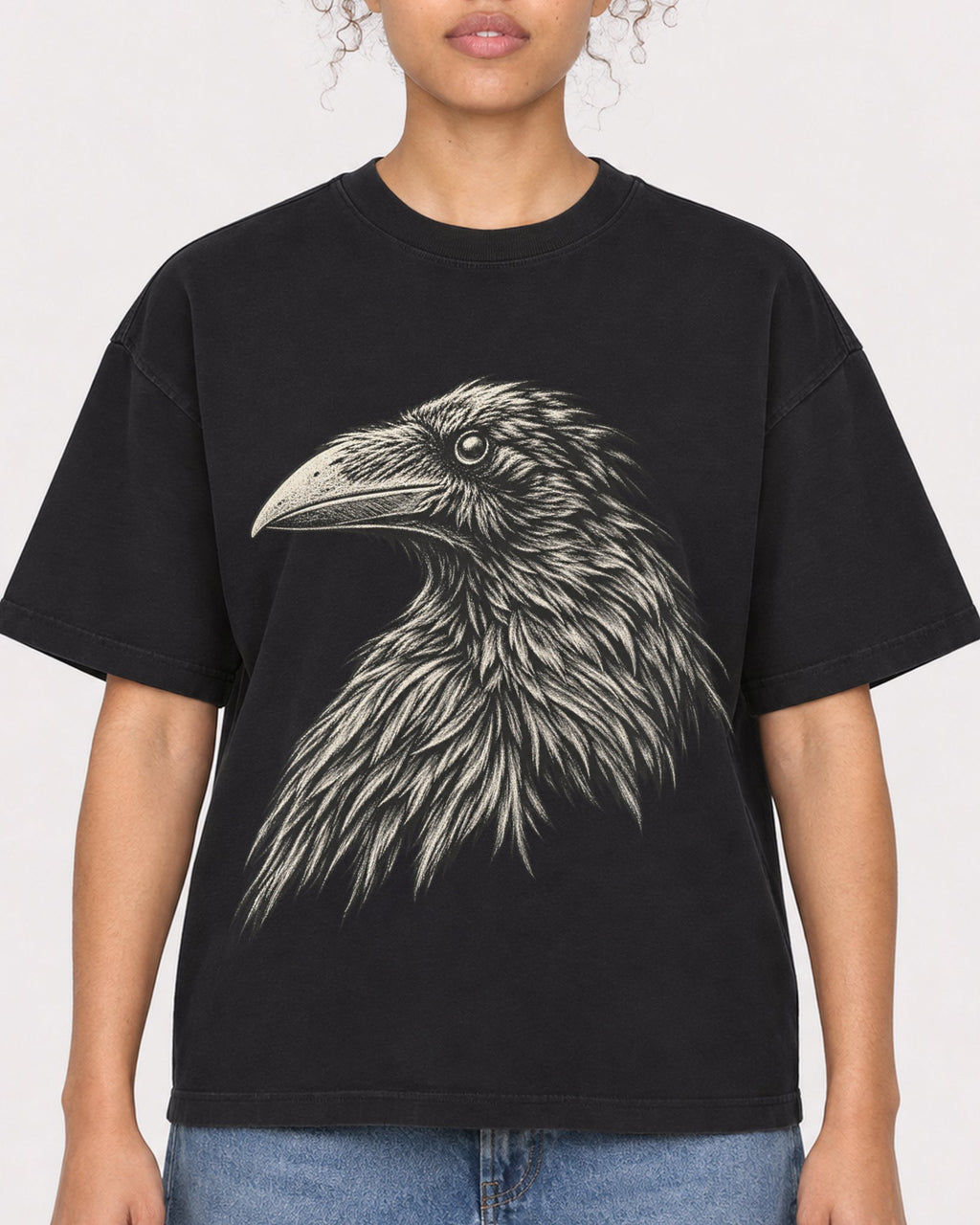 Mockup Boxy Heavyweight Tee Black female close-up 20