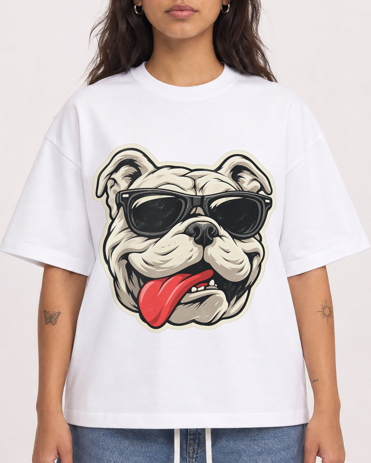 Mockup Boxy Heavyweight Tee White female close-up 06