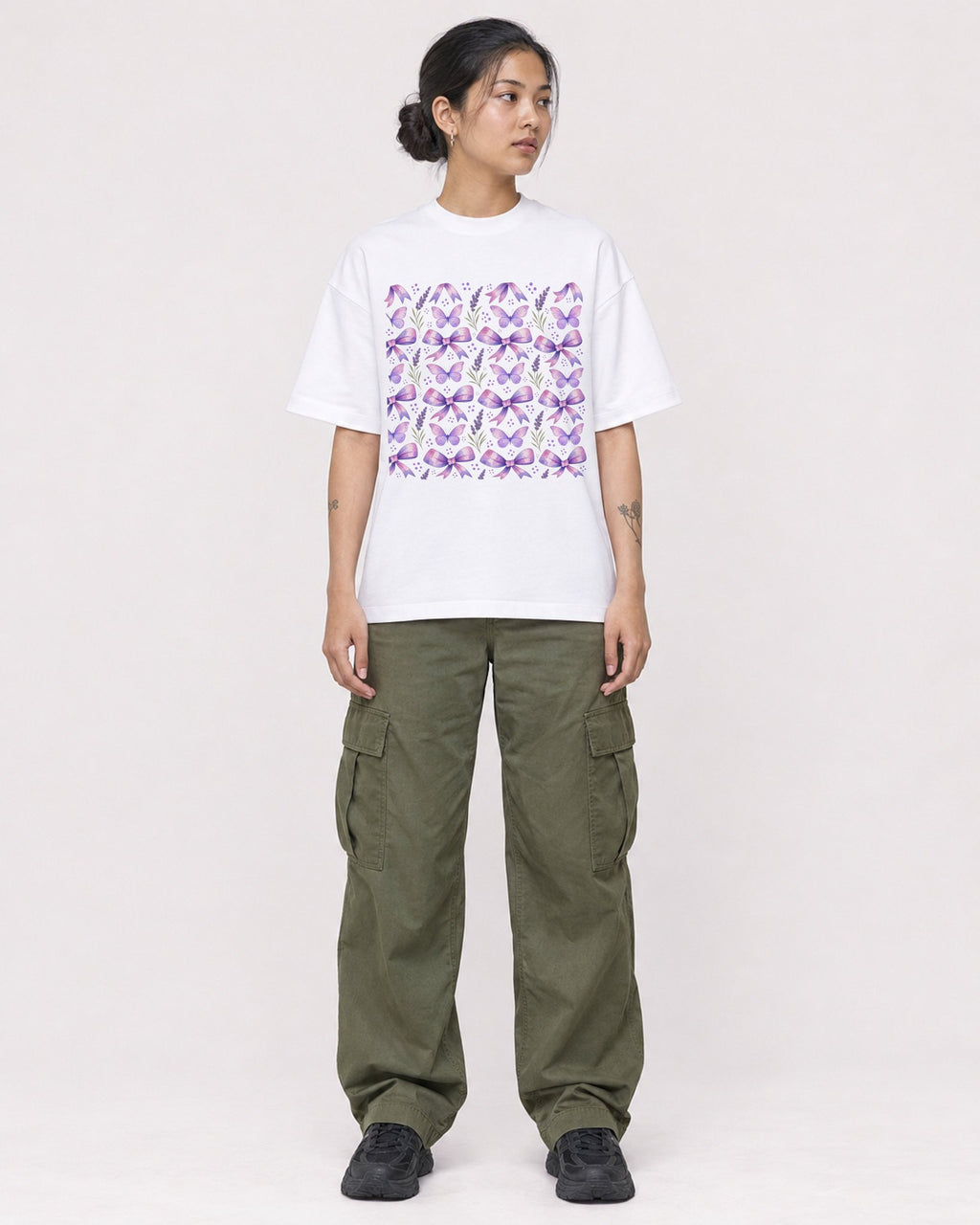 Mockup Boxy Heavyweight Tee White female full-body 12