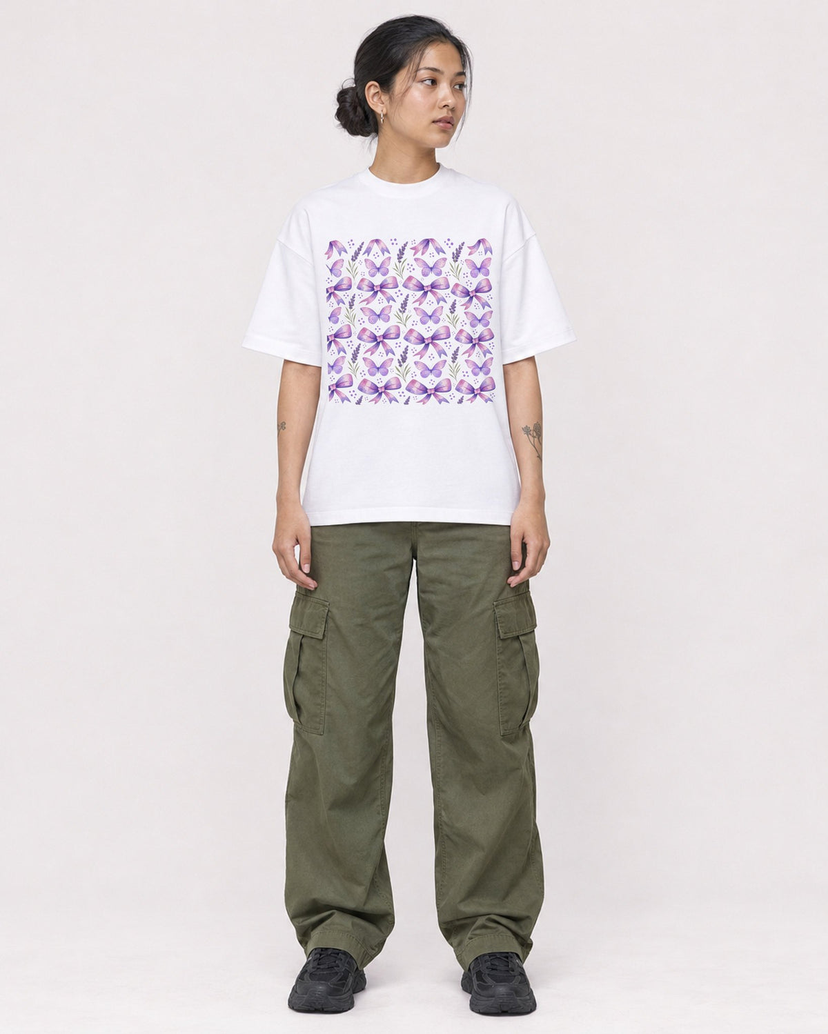 Mockup Boxy Heavyweight Tee White female full-body 12