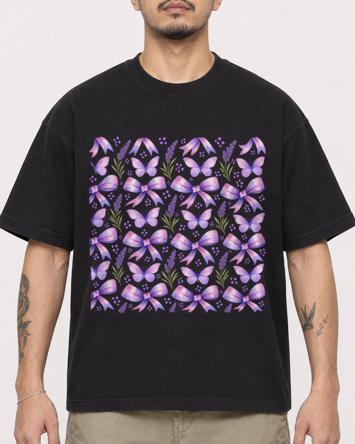 Mockup Boxy Heavyweight Tee Black male close-up 12