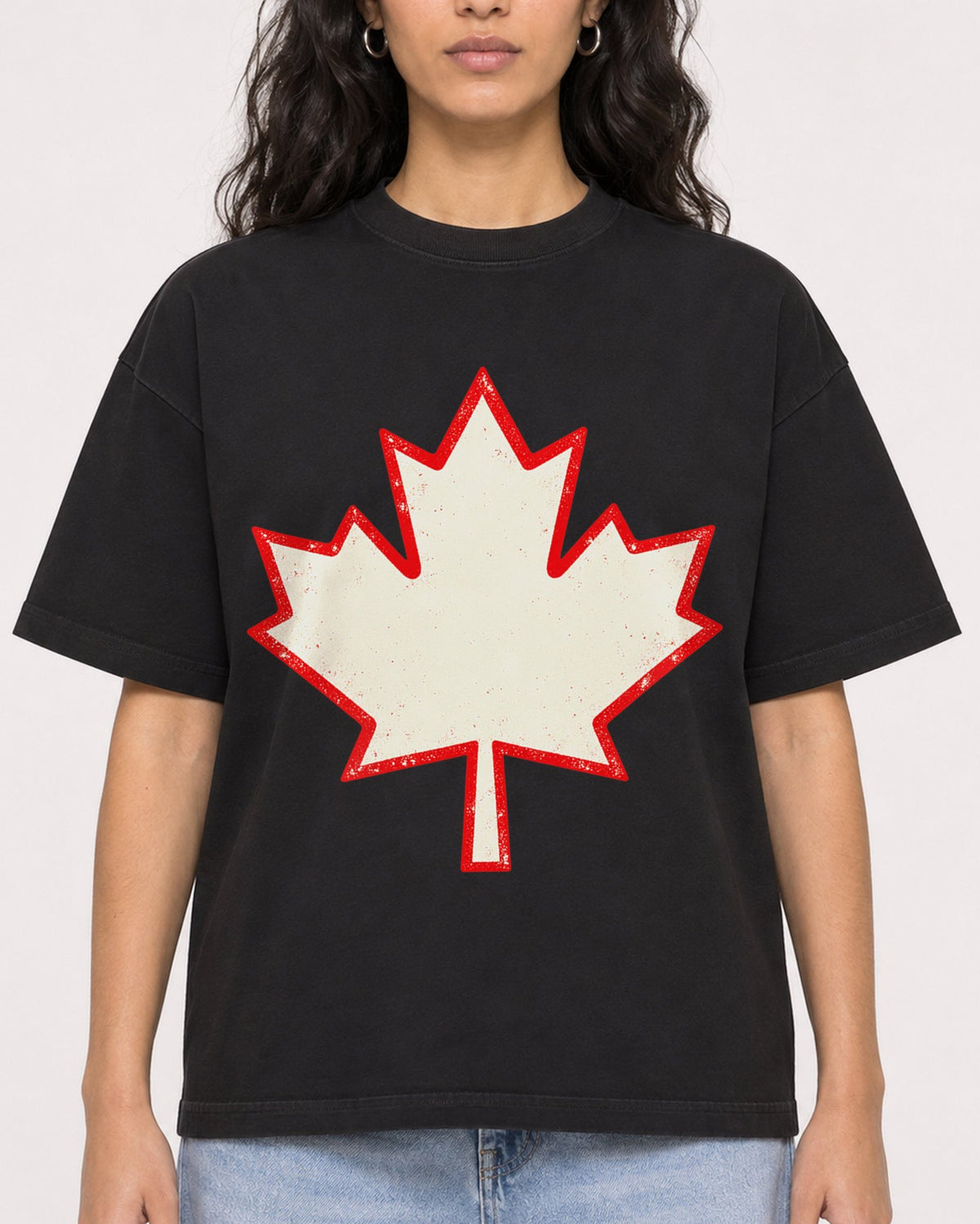 Mockup Boxy Heavyweight Tee Black female close-up 07