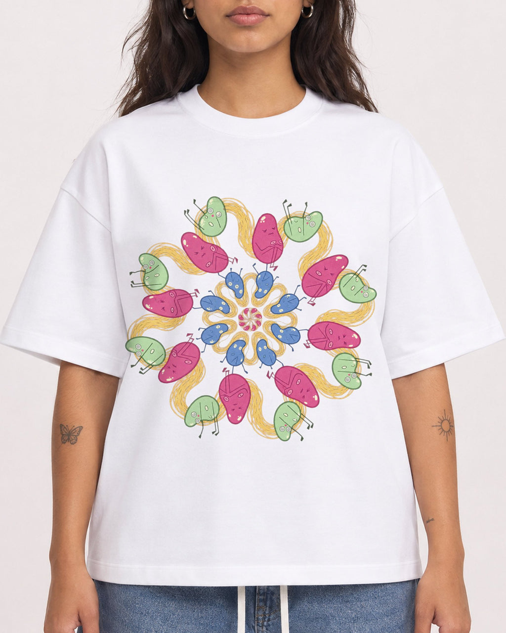 Mockup Boxy Heavyweight Tee White female close-up 06