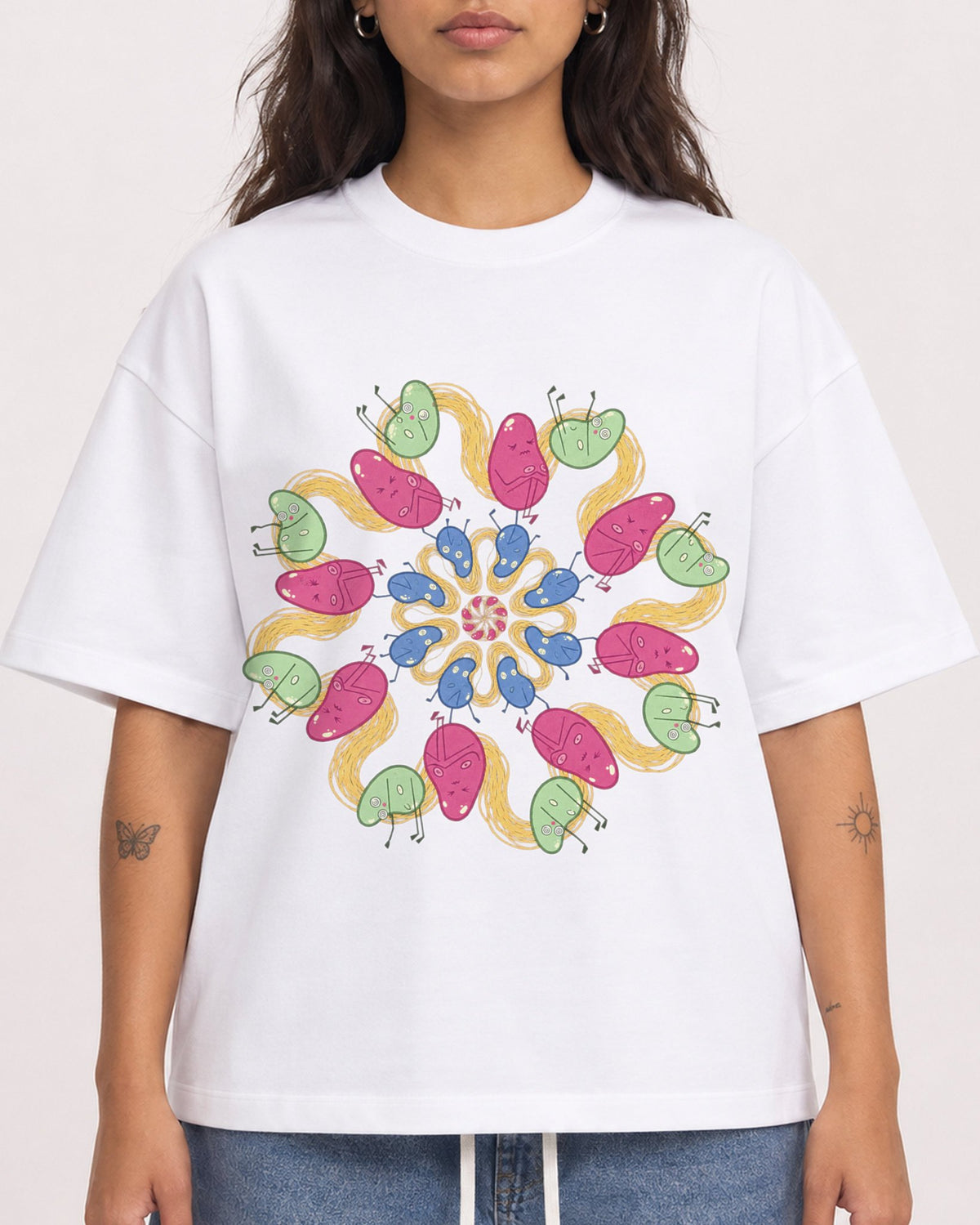 Mockup Boxy Heavyweight Tee White female close-up 06