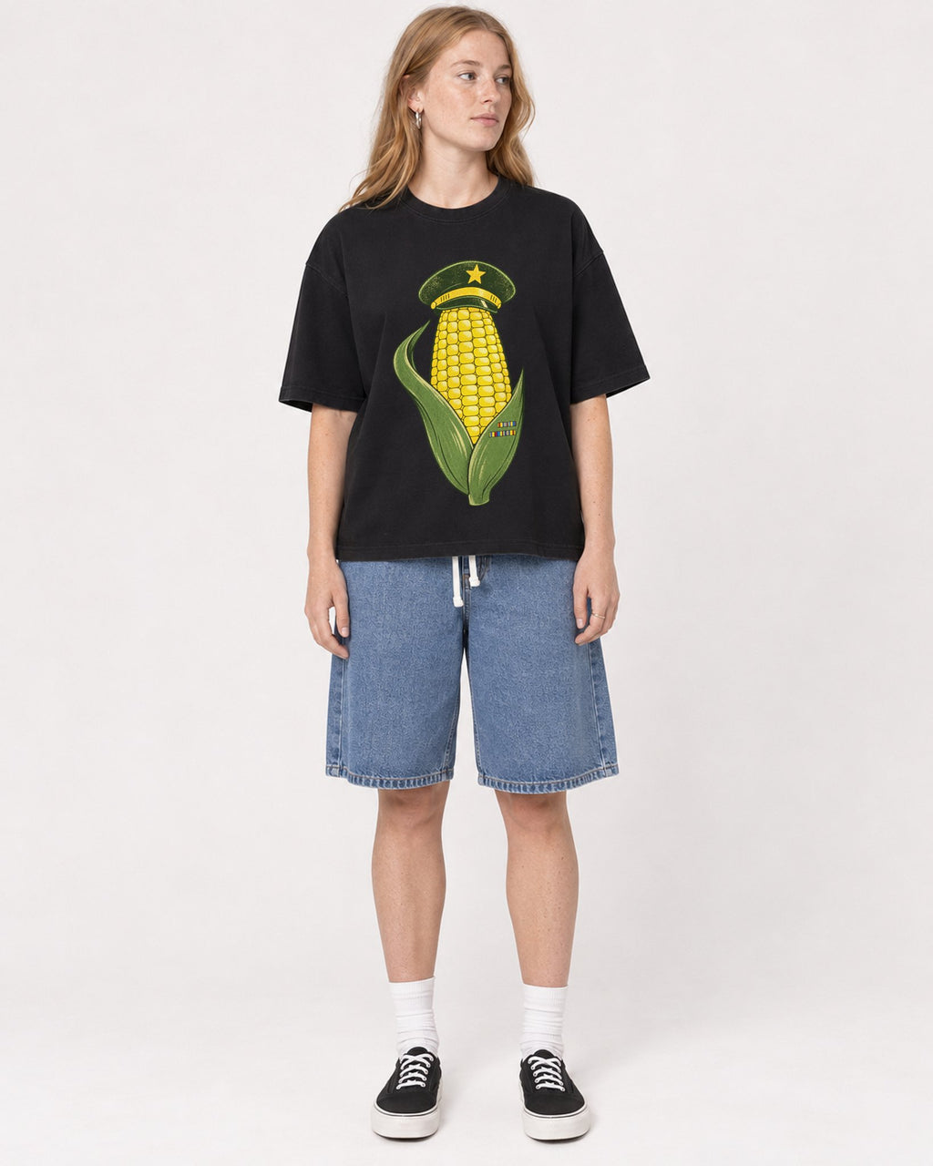Mockup Boxy Heavyweight Tee Black female full-body 49