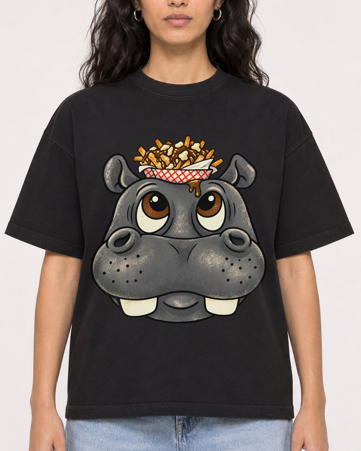 Mockup Boxy Heavyweight Tee Black female close-up 07