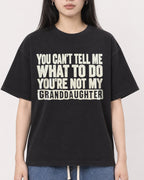 Mockup Boxy Heavyweight Tee Black female close-up 01