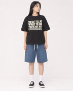 Mockup Boxy Heavyweight Tee Black female full-body 01