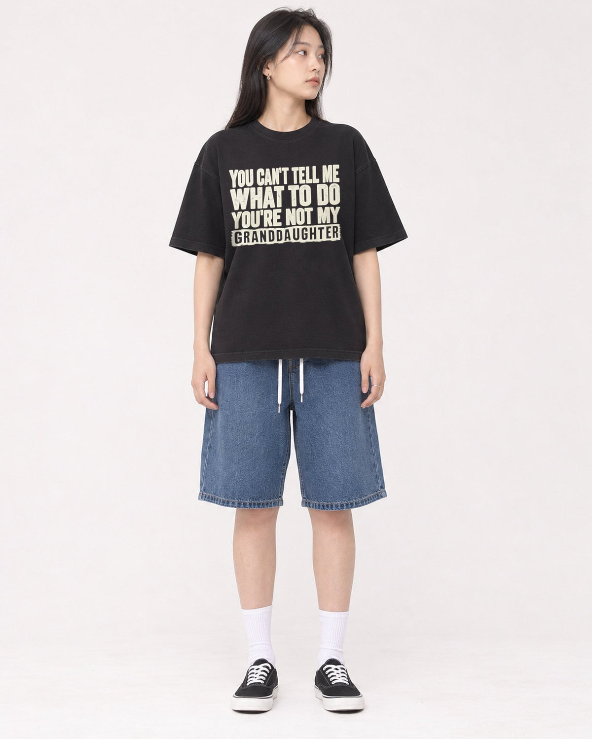 Mockup Boxy Heavyweight Tee Black female full-body 01