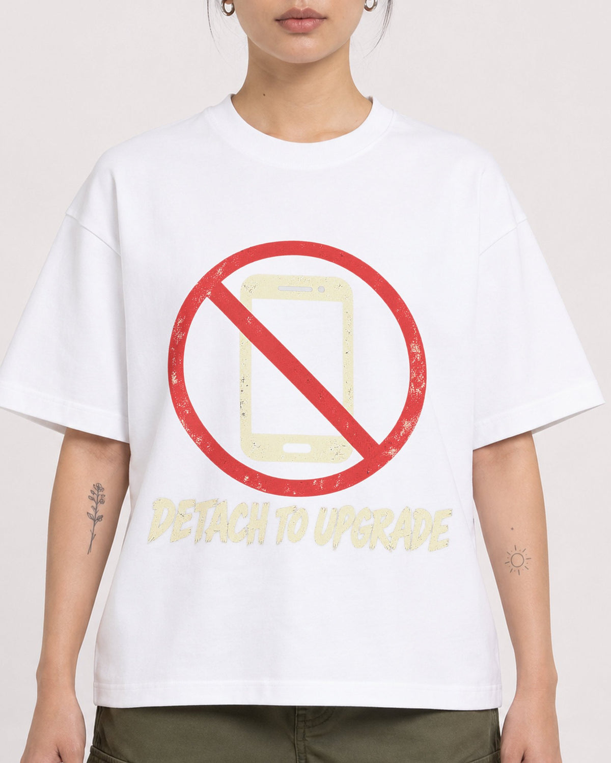 Mockup Boxy Heavyweight Tee White female close-up 12