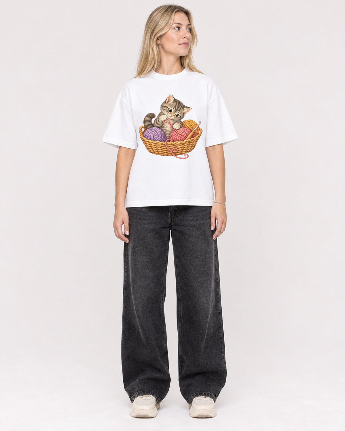 Mockup Boxy Heavyweight Tee White female full-body 08